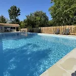 Confortable Avec Terrasse Pour 2 Personnes - Api-1-52-559