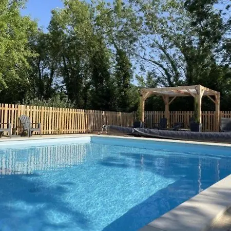 Confortable Avec Terrasse Pour 2 Personnes - Api-1-52-559 Coulon