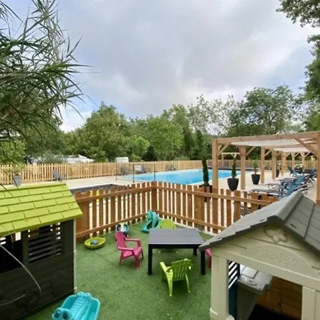 Confortable Avec Terrasse Pour 2 Personnes - Api-1-52-559 * Coulon
