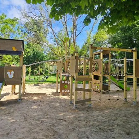 Campingplatz Confortable Avec Terrasse Pour 2 Personnes - Api-1-52-559 *