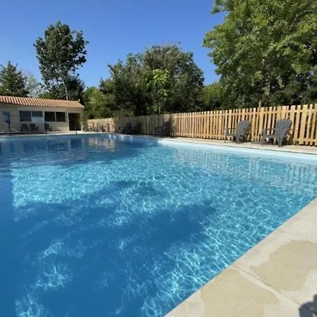 Confortable Avec Terrasse Pour 2 Personnes - Api-1-52-559