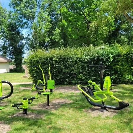 Campingplatz Confortable Avec Terrasse Pour 2 Personnes - Api-1-52-559 *